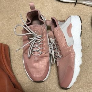 Nike Air Hurraches Size 7.5